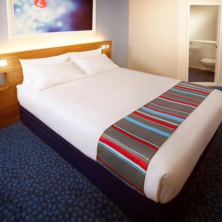 Travelodge Alton Four Marks Kültér fotó