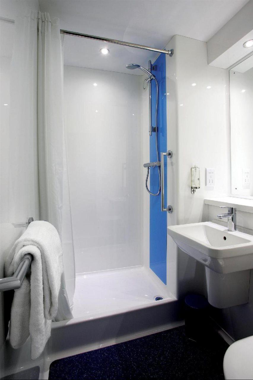 Travelodge Alton Four Marks Kültér fotó