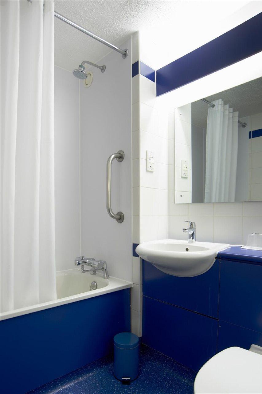 Travelodge Alton Four Marks Kültér fotó