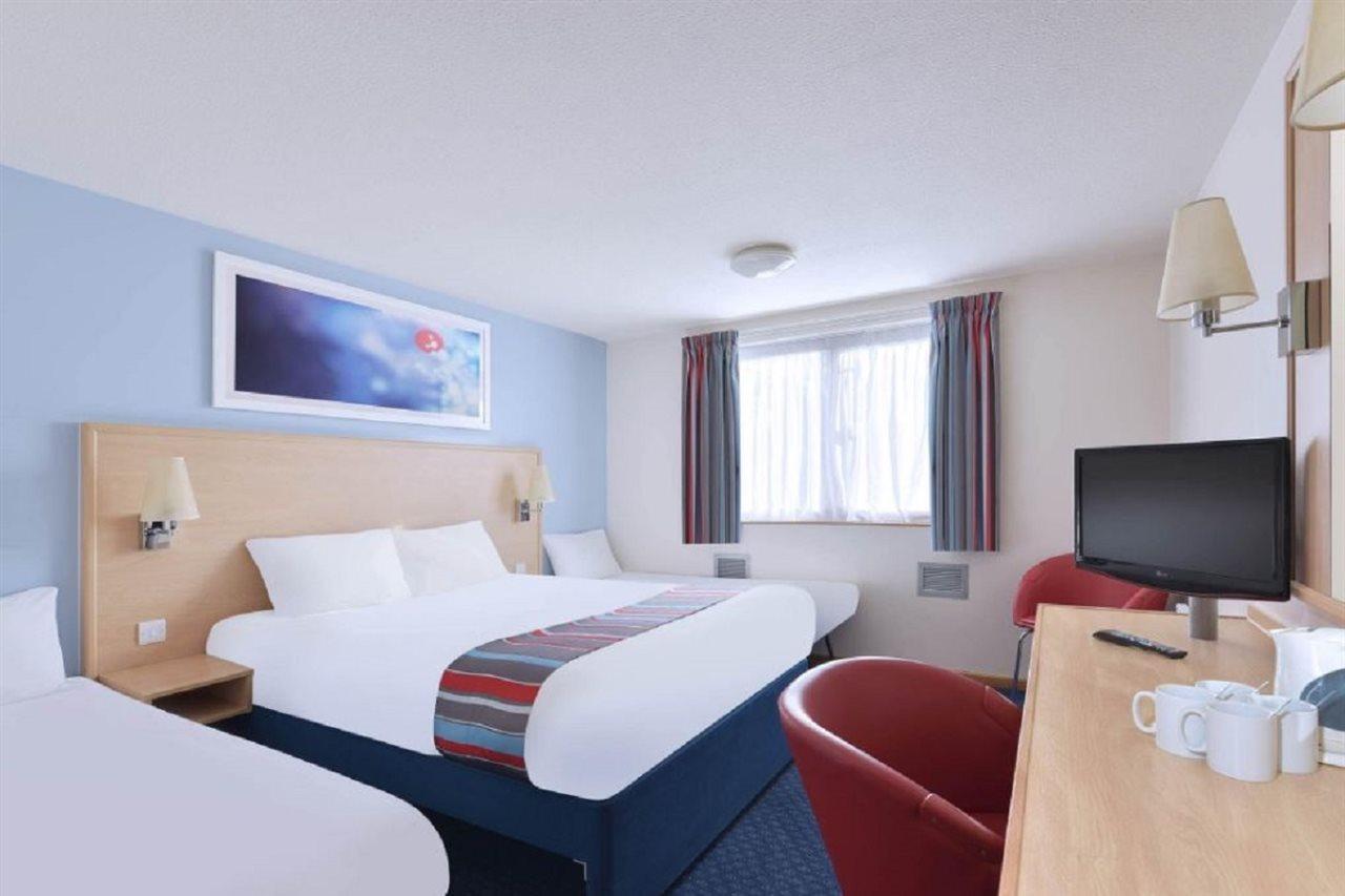 Travelodge Alton Four Marks Kültér fotó