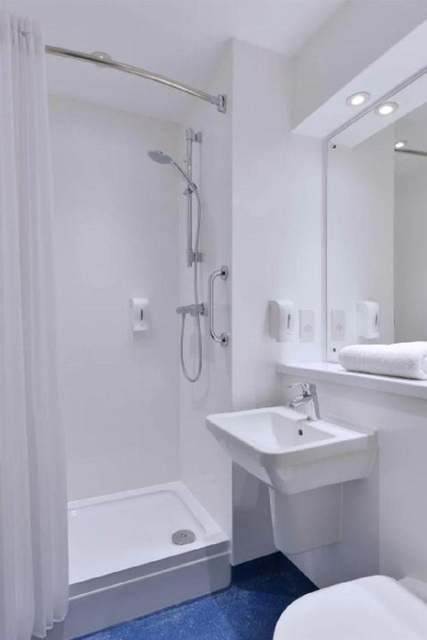Travelodge Alton Four Marks Kültér fotó