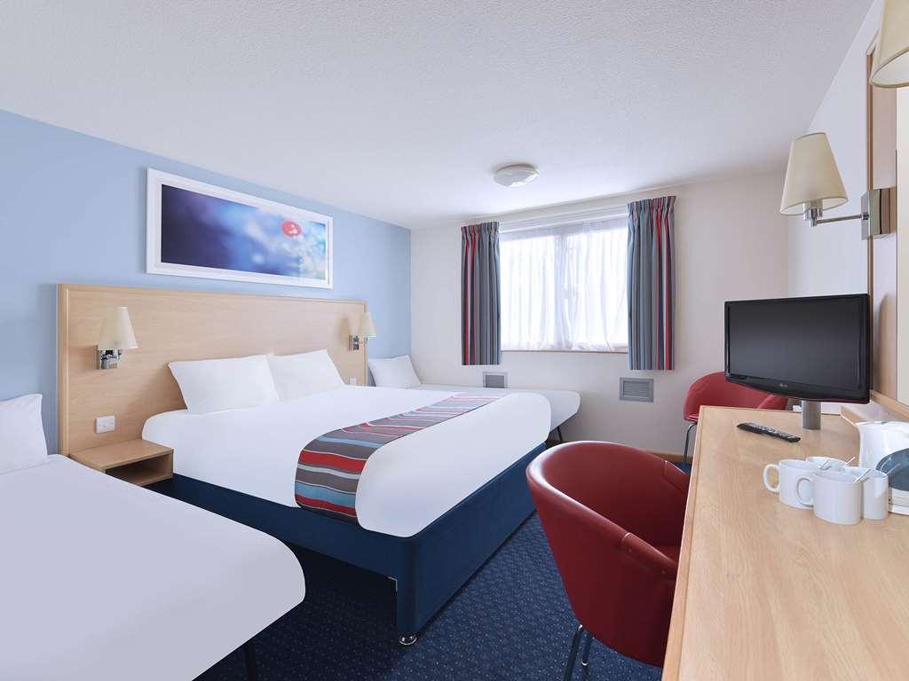 Travelodge Alton Four Marks Felszereltség fotó